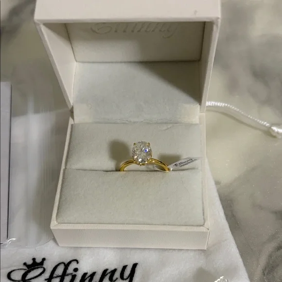 Gold Moissanite Ring Size 6 - Picture 3 of 7